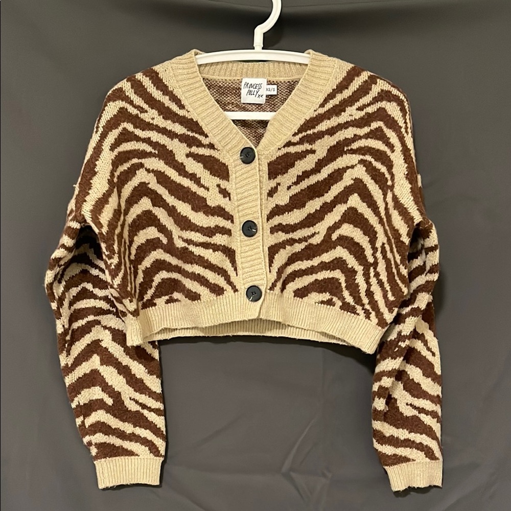 Trendy Zebra Print Cropped Sweater